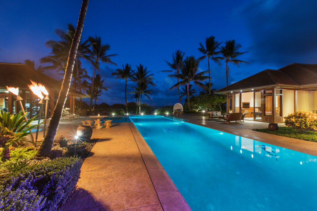 Pool and Courtyard Aliomanu Kauai Beachfront Estate